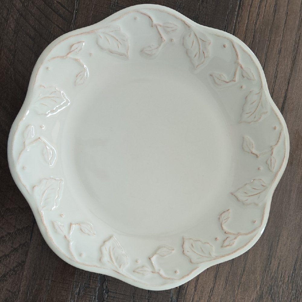 Longaberger Vintage Vine Luncheon Plates